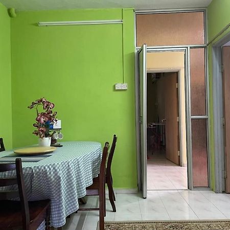 Homestaymuslim Di Teluk Intan Exteriör bild