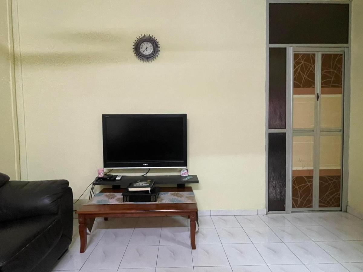 Homestaymuslim Di Teluk Intan Exteriör bild