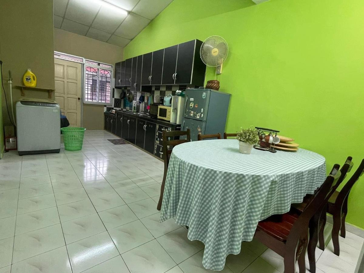 Homestaymuslim Di Teluk Intan Exteriör bild