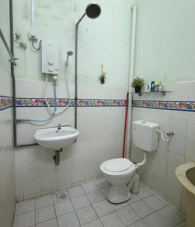 Homestaymuslim Di Teluk Intan Exteriör bild